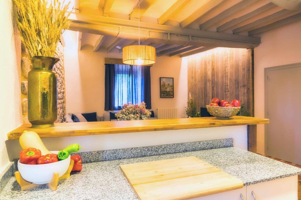 Villa El Molino De Besalu Casa Con Jardin Exterior foto